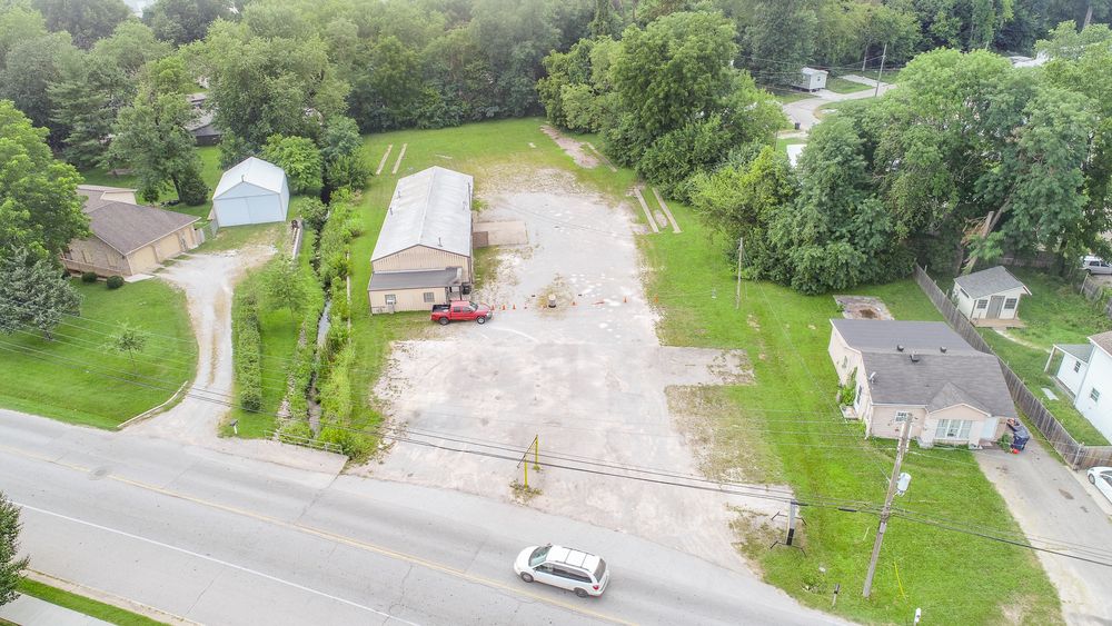Auto Service Center For Sale: 2017 Hamburg Pike, Jeffersonville, IN 47130